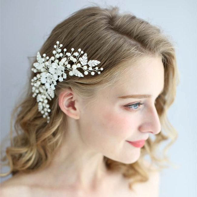 04 Handcrafted Pearl Hair Comb Headpiece R120
